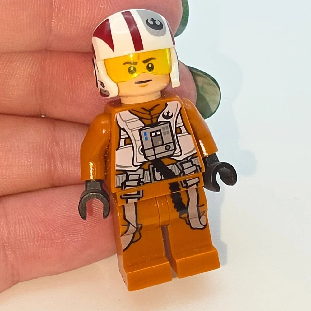 LEGO Star Wars Minifigure Small Orange Excellent Condition Resistance Pilot